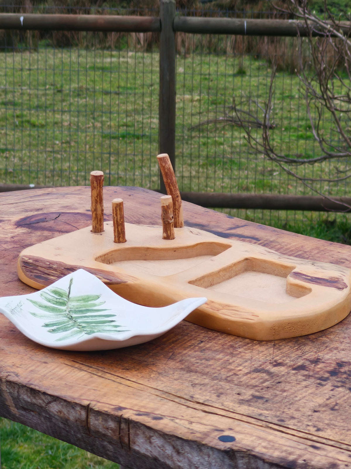 Plato con Tabla de Picar, Cerámica y Madera
