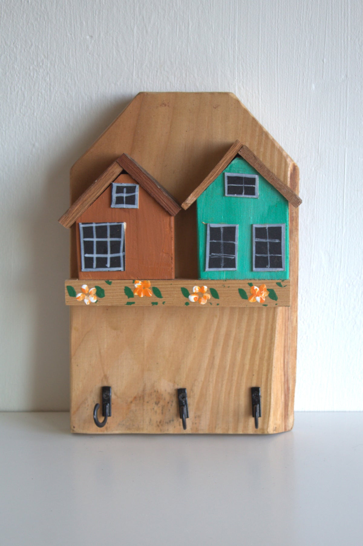 Colgador de Llaves de Madera Casitas, Artesanal