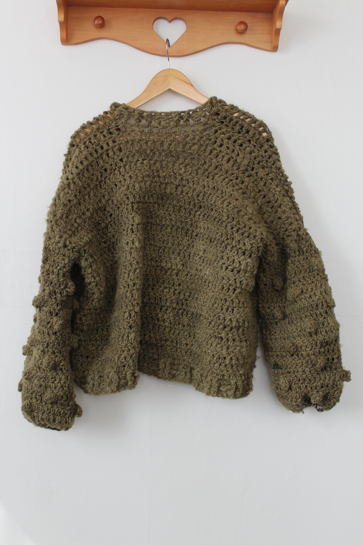 Cardigan a tejido a crochet en lana chilota
