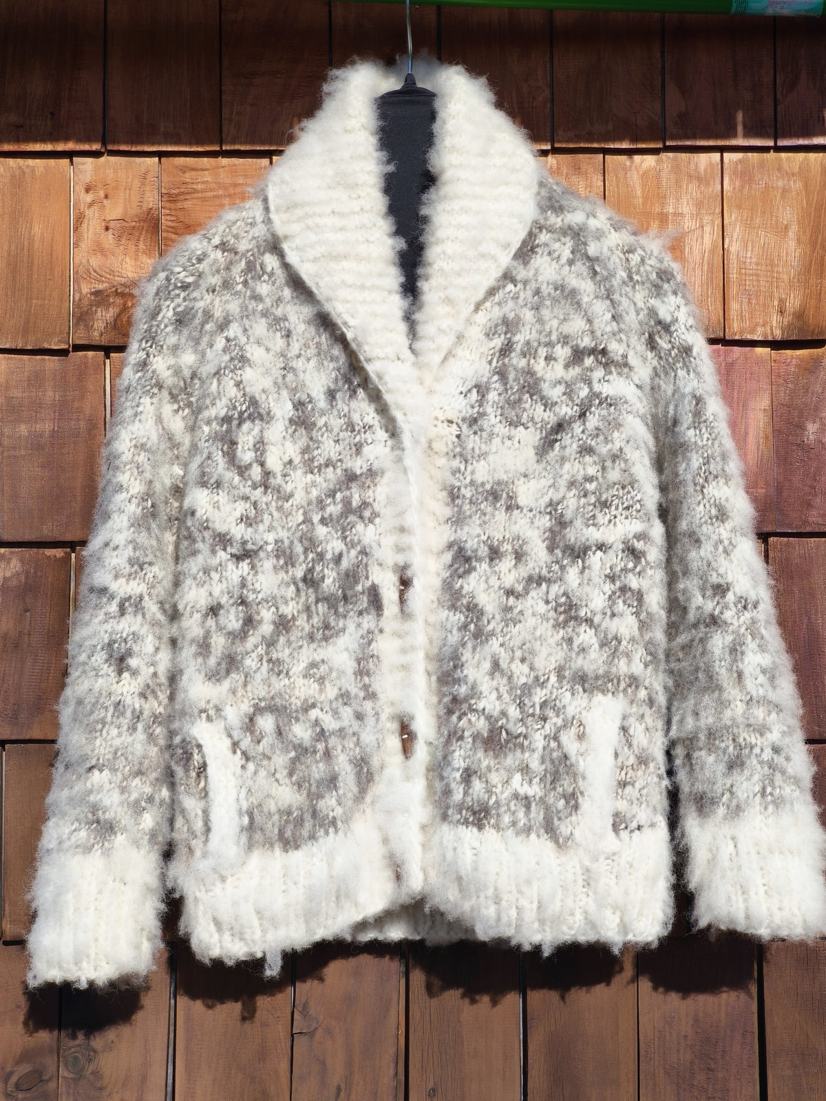 Cardigan Artesanal de Lana de Oveja, Sur de Chile
